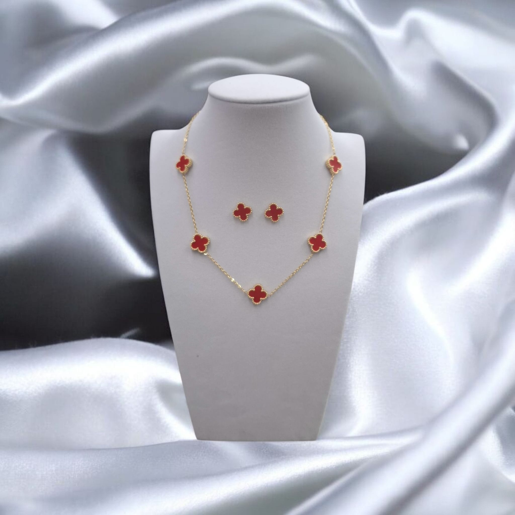 Komplet čelik djetelina ogrlica i naušnice Komplet čelik djetelina ogrlica i naušnice